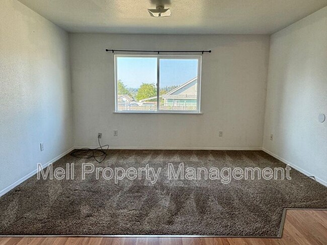 Building Photo - 642 1/2 Dearborn Ave