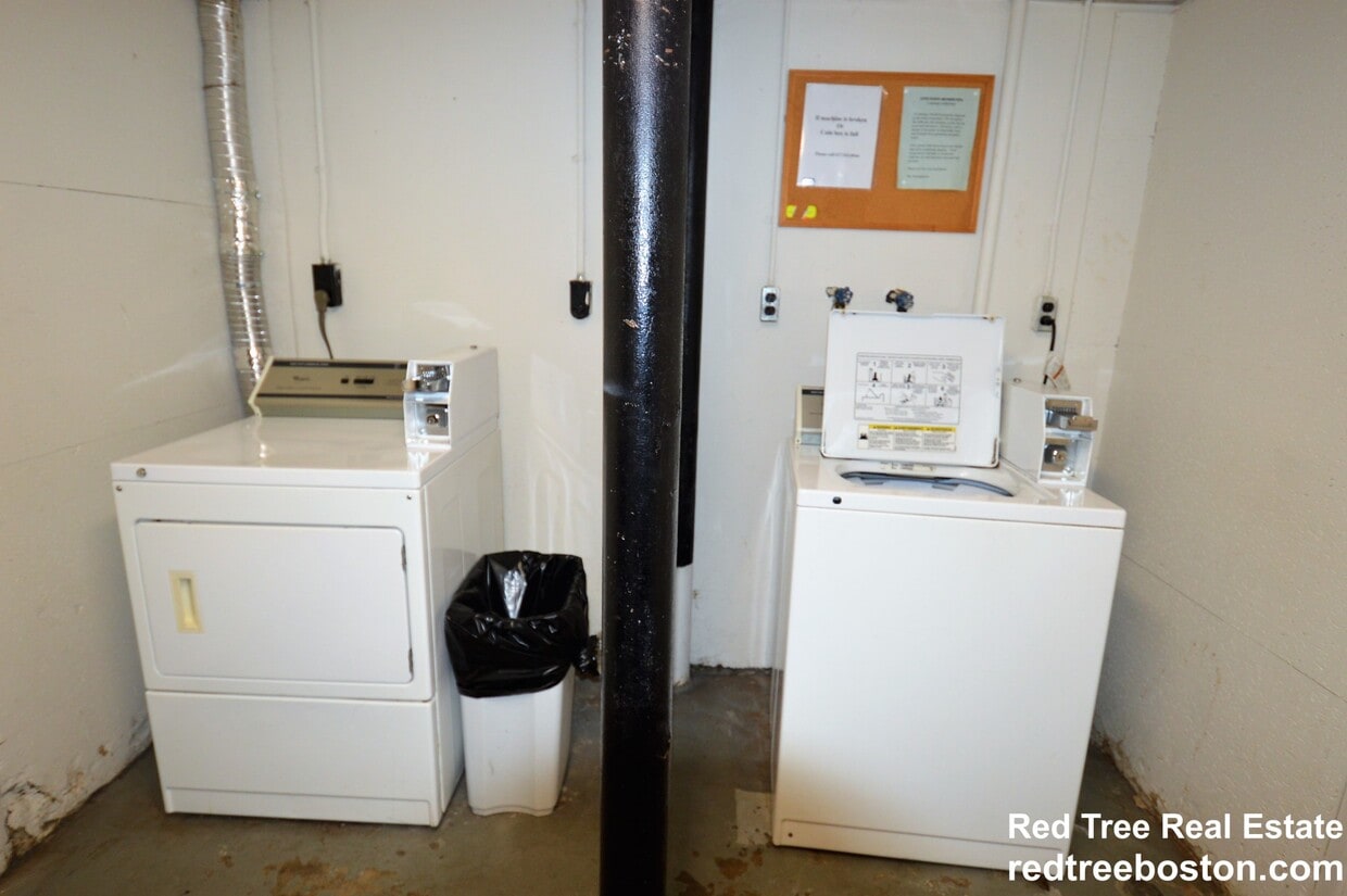 Building Photo - 199 Strathmore Rd