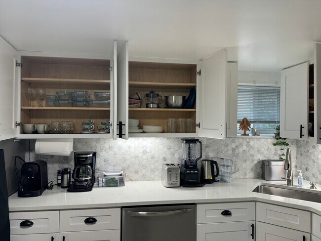Foto del edificio - 9137 Lawler Ave