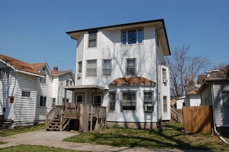 Building Photo - 1436-1438 D St