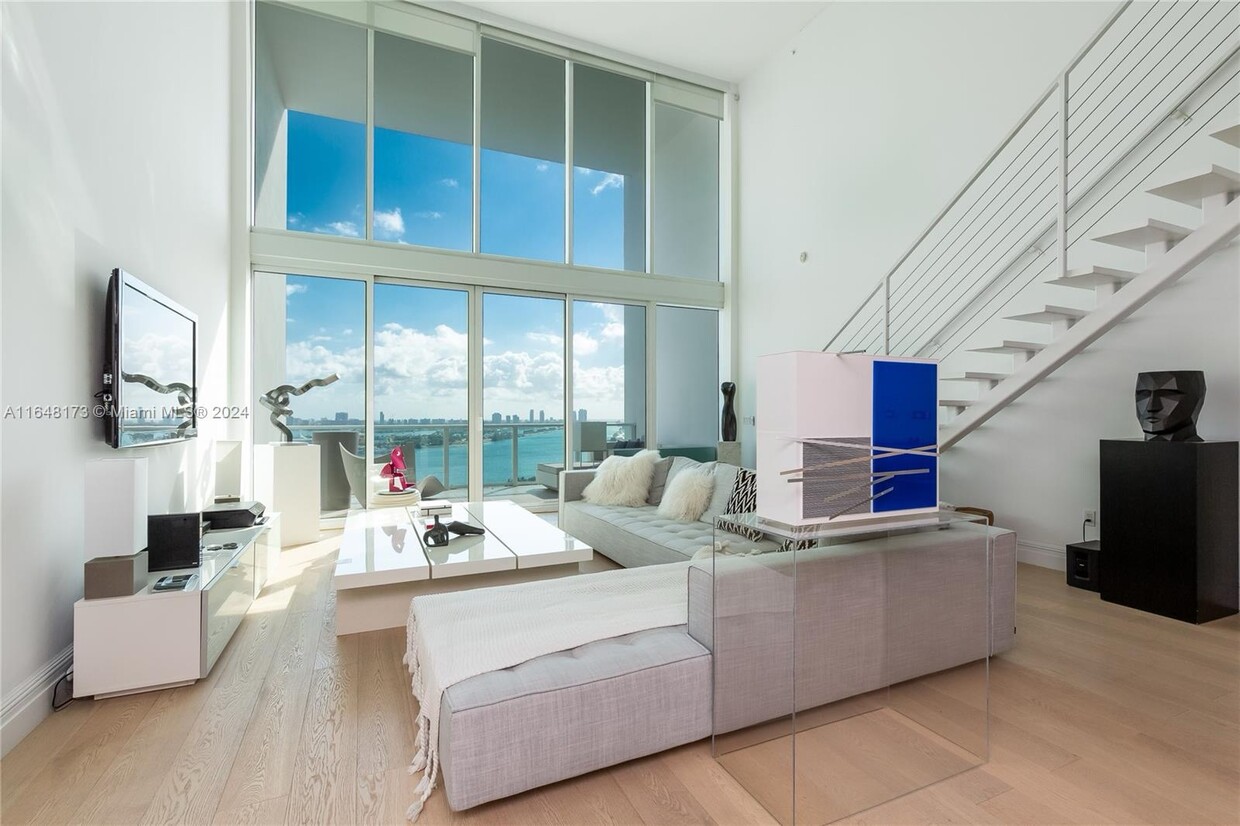 Living Area - 1040 Biscayne Blvd