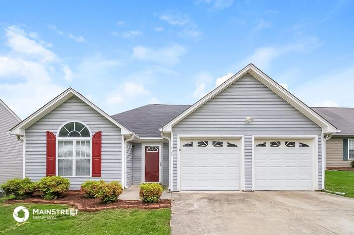 Primary Photo - 430 Salem Springs Dr, Winston-Salem, NC 27107