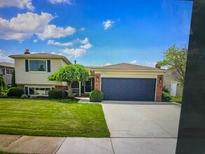 Building Photo - 1700 Copeland Cir