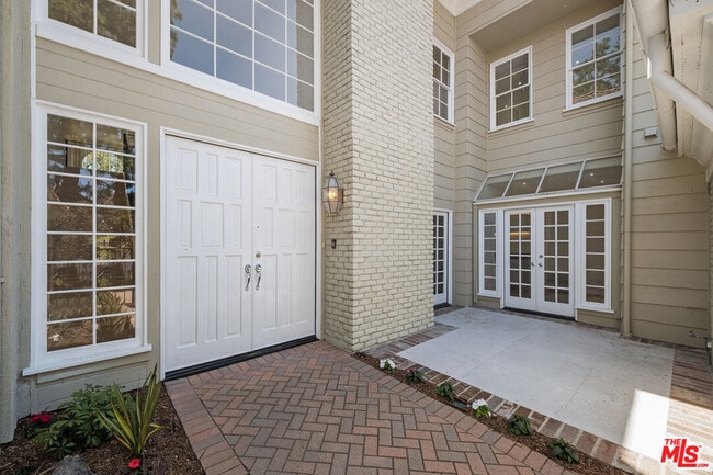 Building Photo - 12330 Ridge Cir