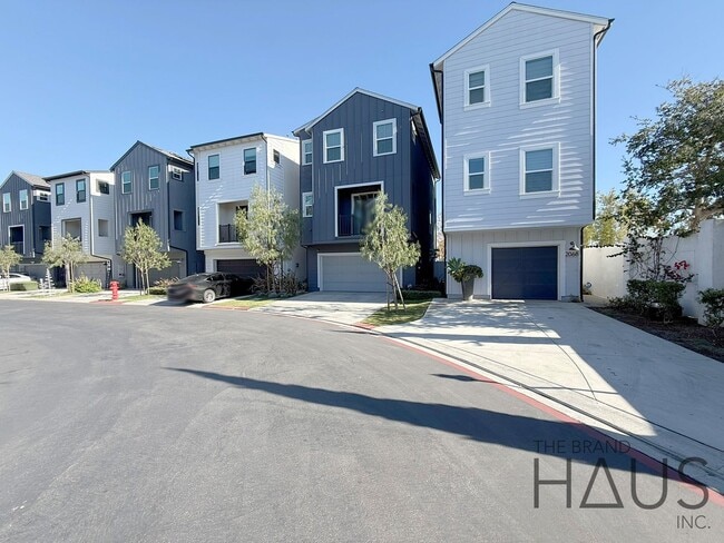 Modern Farmhouse-Style 2Bed 2.5Bath Twenty8 Walk Gated Community - Modern Farmhouse-Style 2Bed 2.5Bath Twenty8 Walk Gated Community