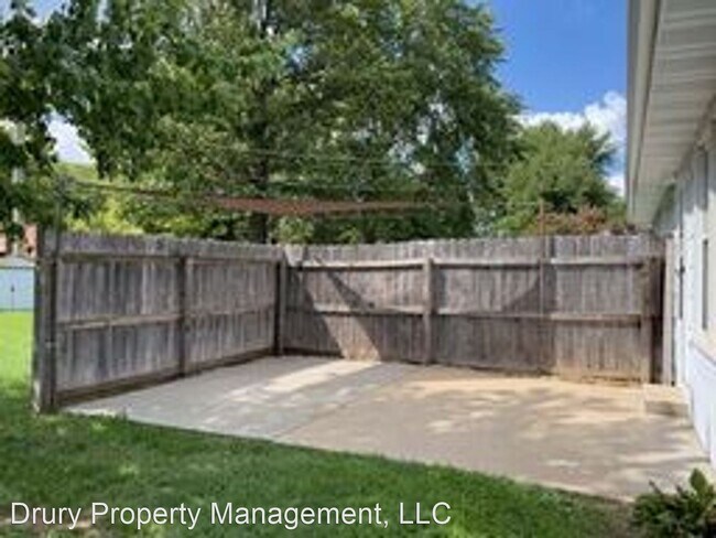 Building Photo - 3 br, 2 bath House - 3323 S. Kimbrough Avenue