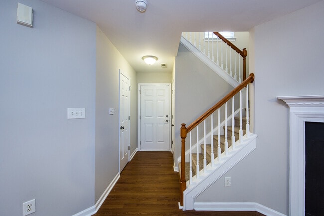 Foto del edificio - Great 3BD/2.5BA Home in Desirable Highland Creek!
