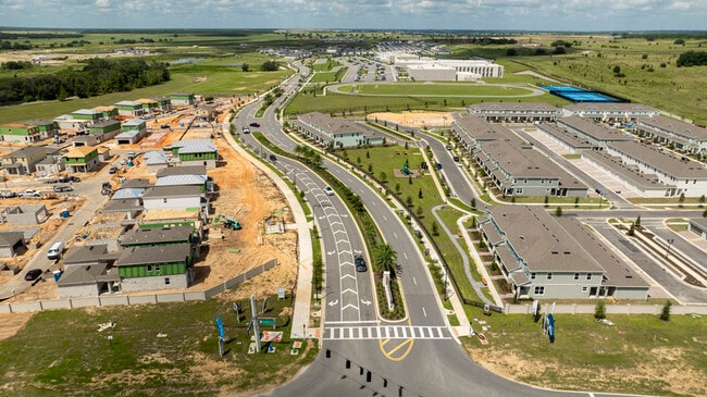 Foto del edificio - 16332 Hamlin Vw St