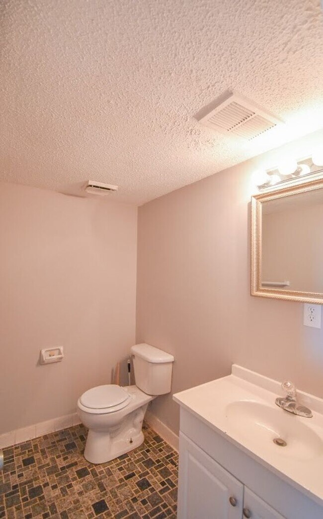 Foto del edificio - 4651 Ladson Rd