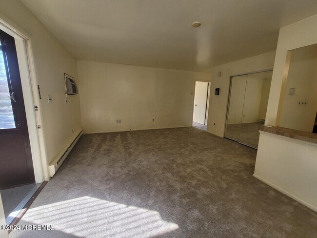 Building Photo - 115 Amberly Dr