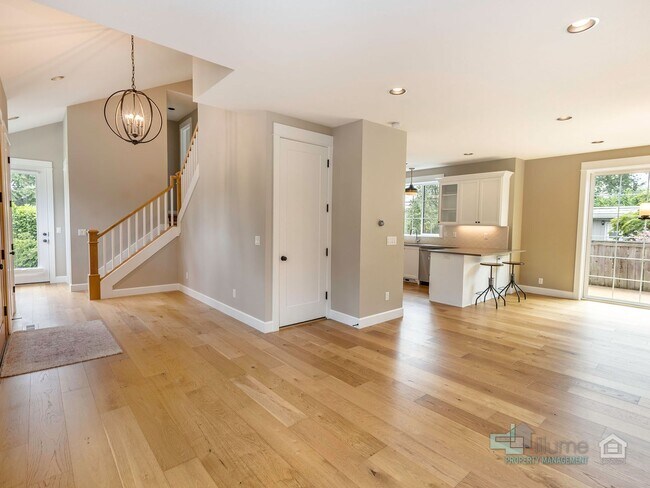 Building Photo - 264 D Ave