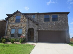 Building Photo - 707 Brookline Dr