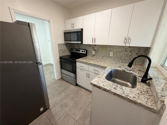 Foto del edificio - 7712 NE 1st Ct