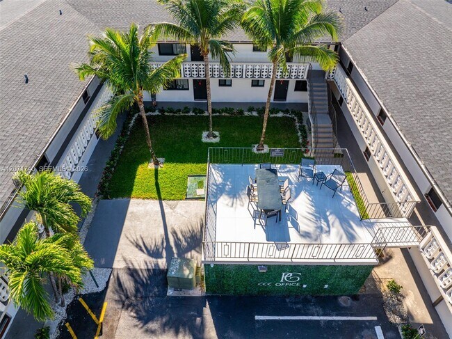 Foto del edificio - 1330 W 29th St