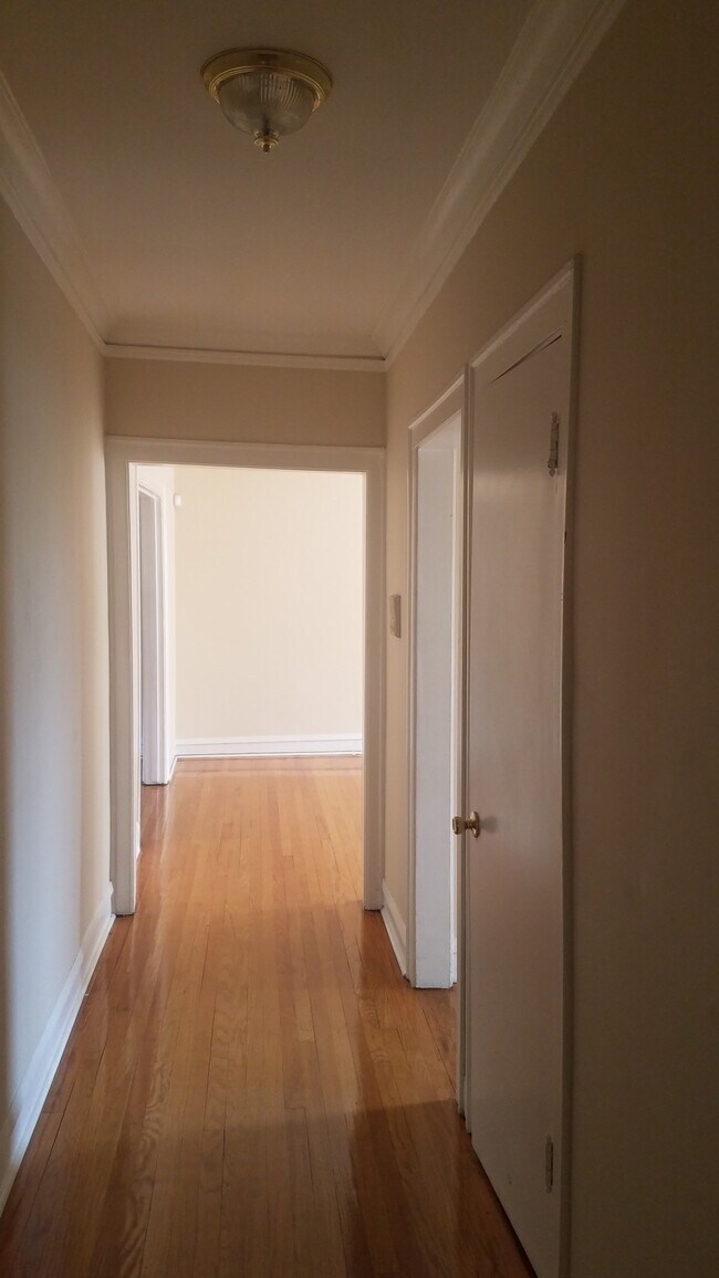 Foto del edificio - 820 E 80th St