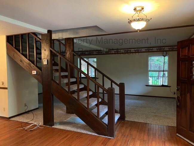 Building Photo - 15874 Annie Dr