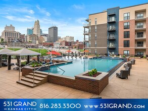 Spectacular city views - 531 Grand
