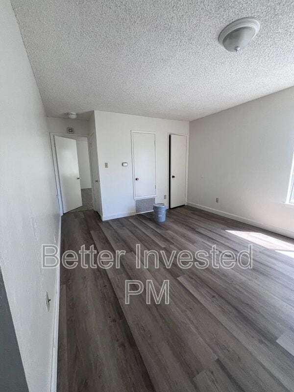 Building Photo - 304 Cooper Ln