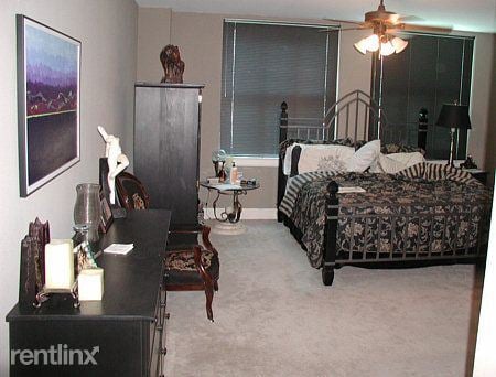 Building Photo - 222 E Houston St