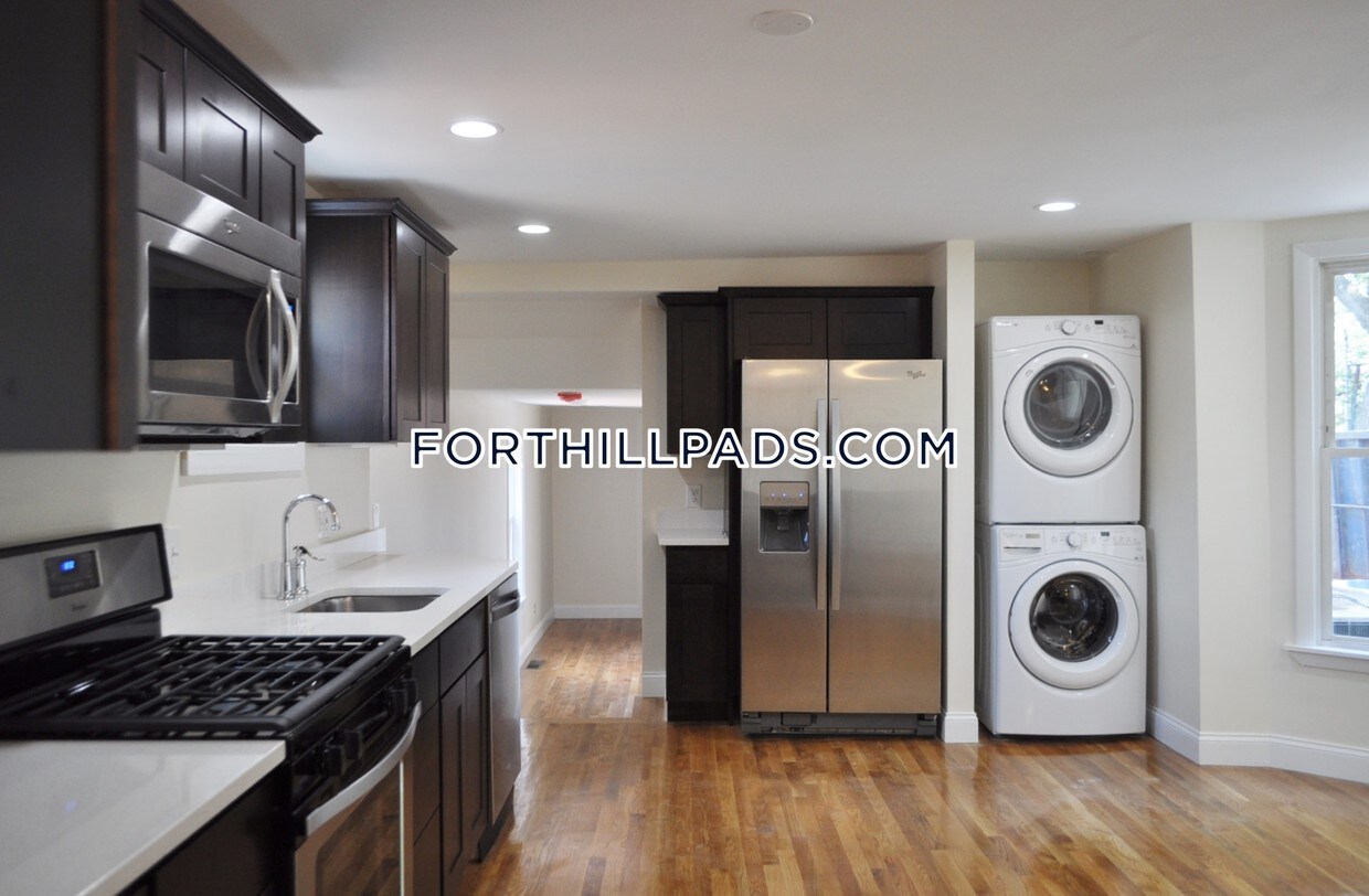 Foto principal - 67 St James Ave
