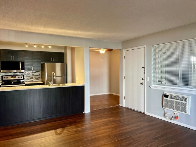 2 Bedroom 2 Bathroom Aurora Condo! ***Move-In Special*** - 2 Bedroom 2 Bathroom Aurora Condo!  ***Move-In Special***