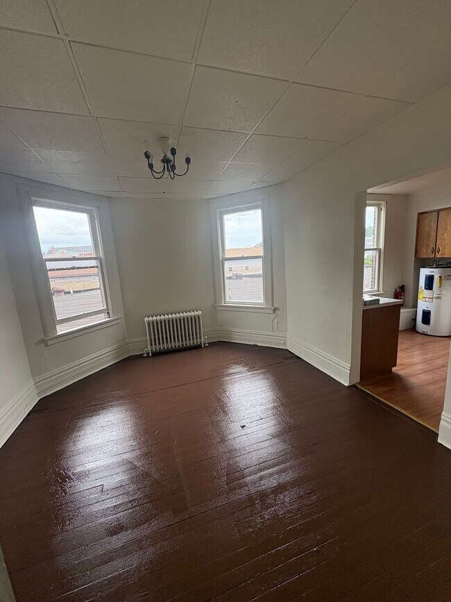 Foto del edificio - 36 N Gallatin Ave
