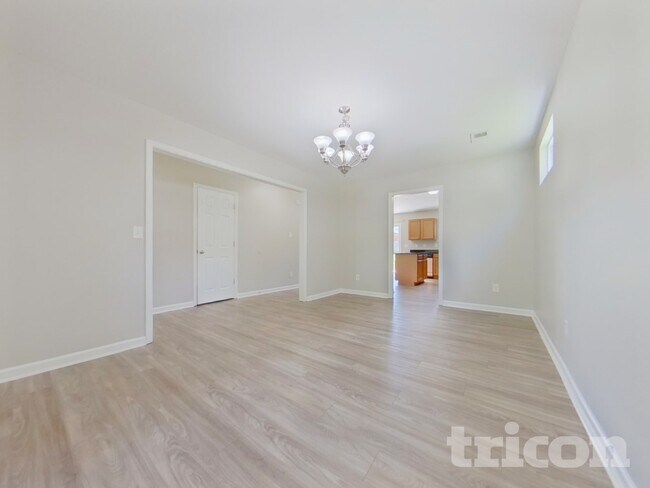 Building Photo - 543 Silver Spoon Ln