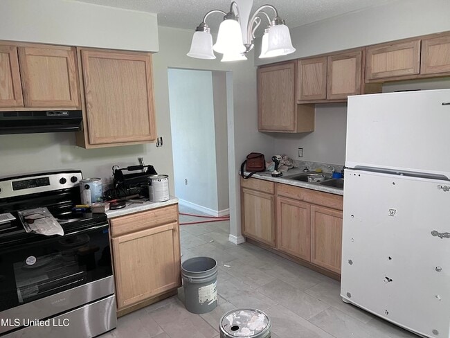 Foto del edificio - 102 Carson Dr