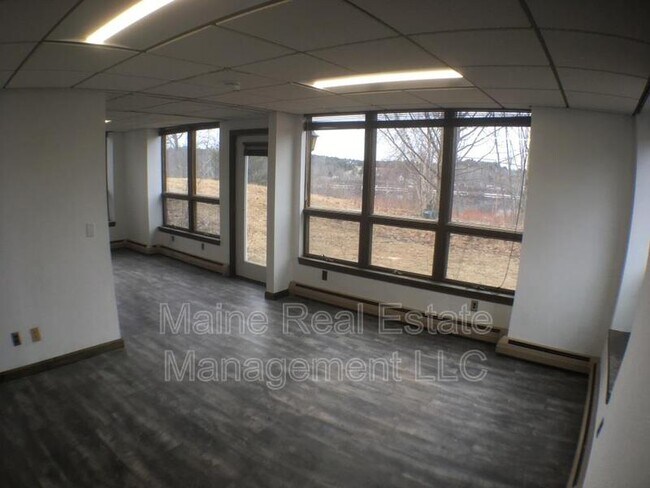 Building Photo - 45 Hogan Rd