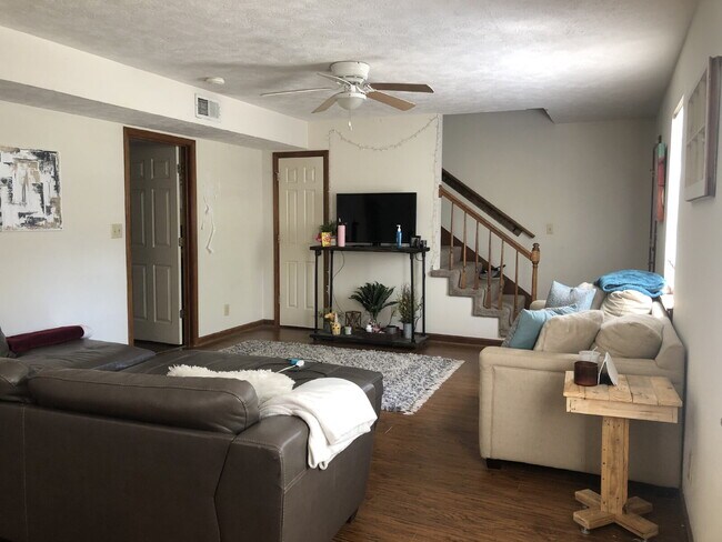 Foto del edificio - 3/2 Townhome on S Montgomery St