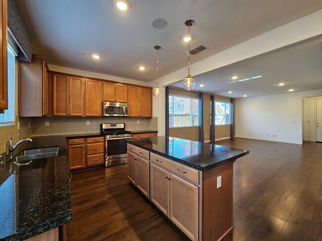 Building Photo - 10900 Merrick Way
