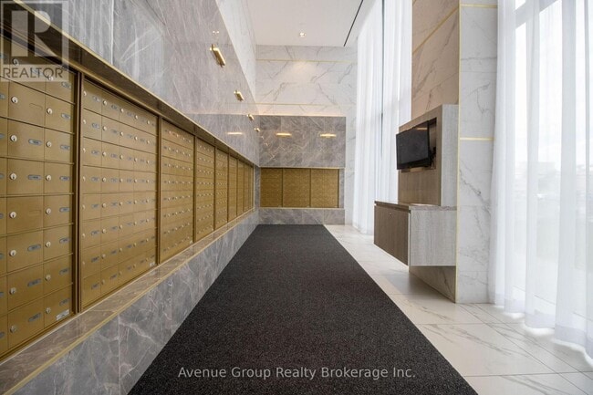 Building Photo - 898 Portage Pkwy