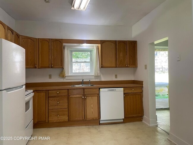 Building Photo - 2393 PA-314