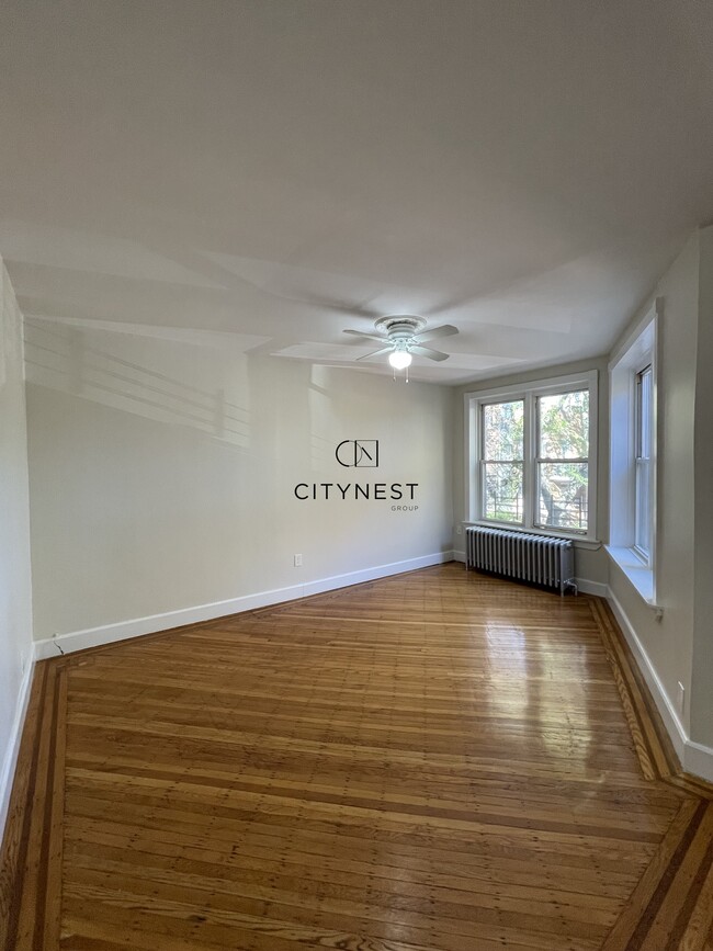 Building Photo - 416 76th St