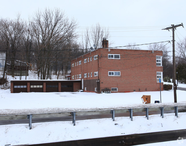 Building Photo - Meadowbrook Apartments