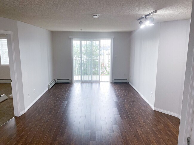 Photo du bâtiment - 3425-319 19 St NW