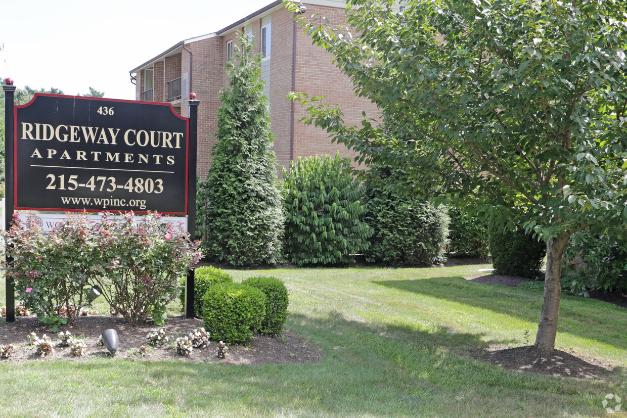 Foto principal - Ridgeway Court Apartments