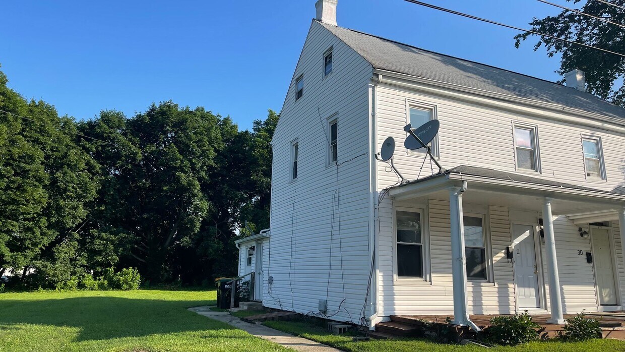Primary Photo - 3 Bed 1 Bath Home