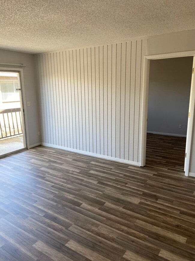 Building Photo - 1 Bedroom Condo