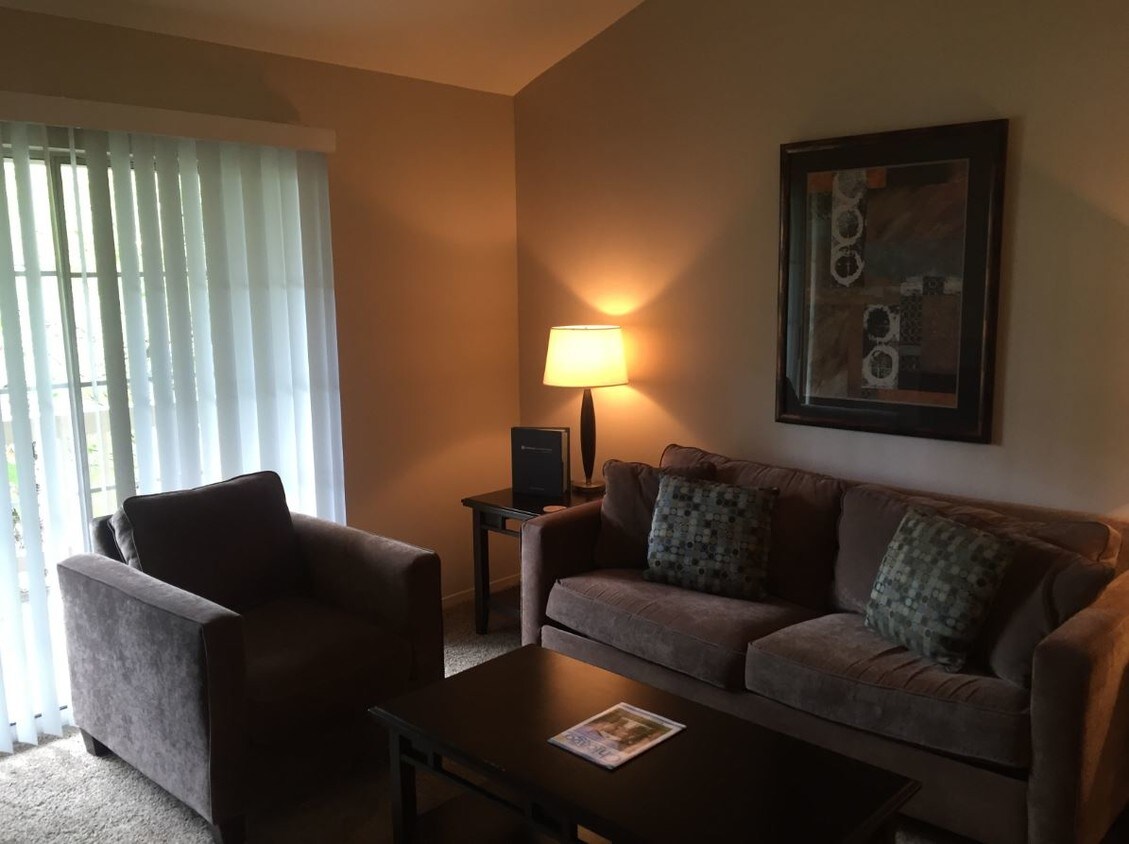 Foto principal - 2125 S Finley Rd