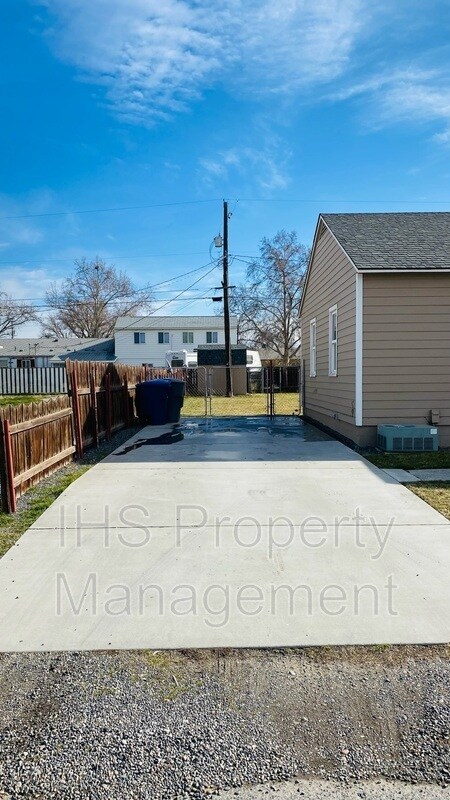 Foto del edificio - 304 Bernard Ave