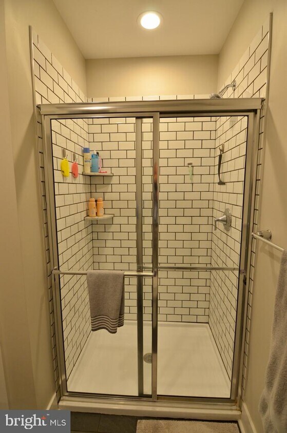 400 W Wayne Ave Unit 1, Wayne, PA 19087 Apartment for Rent in Wayne