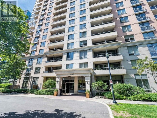 Building Photo - 5233 Dundas St W