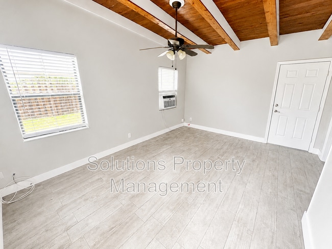 Building Photo - 1606 S Miramar Ave