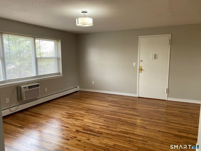 Building Photo - 12 Mountain Laurel Dr