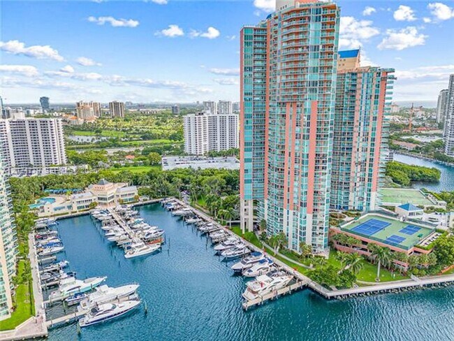Foto del edificio - 3370 Hidden Bay Dr