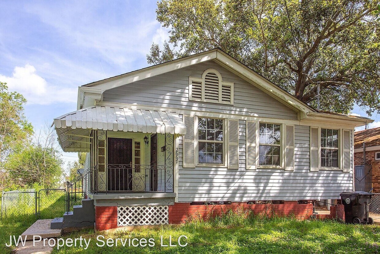 Primary Photo - 4 br, 3 bath House - 2669 Robert E. Lee Blvd.