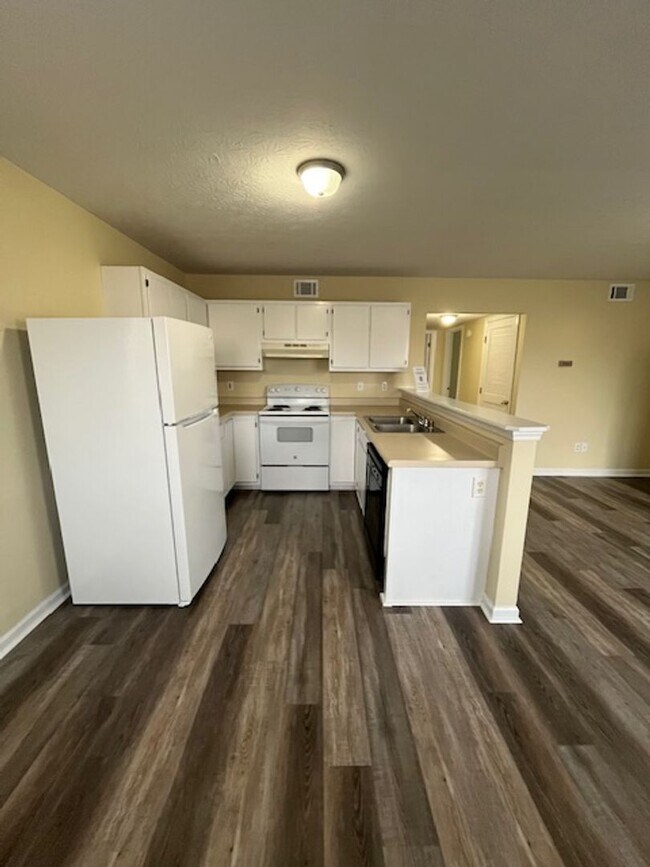 Building Photo - 164 Grinder Ct