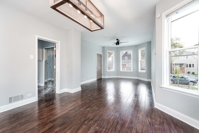 Foto del edificio - 4326 N Avers Ave