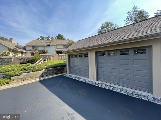 Building Photo - 17 Sugar Knoll Dr